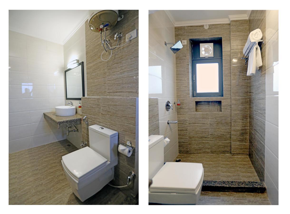 Oyo Townhouse 018 Medanta Hotel คูร์เคาน์ ภายนอก รูปภาพ