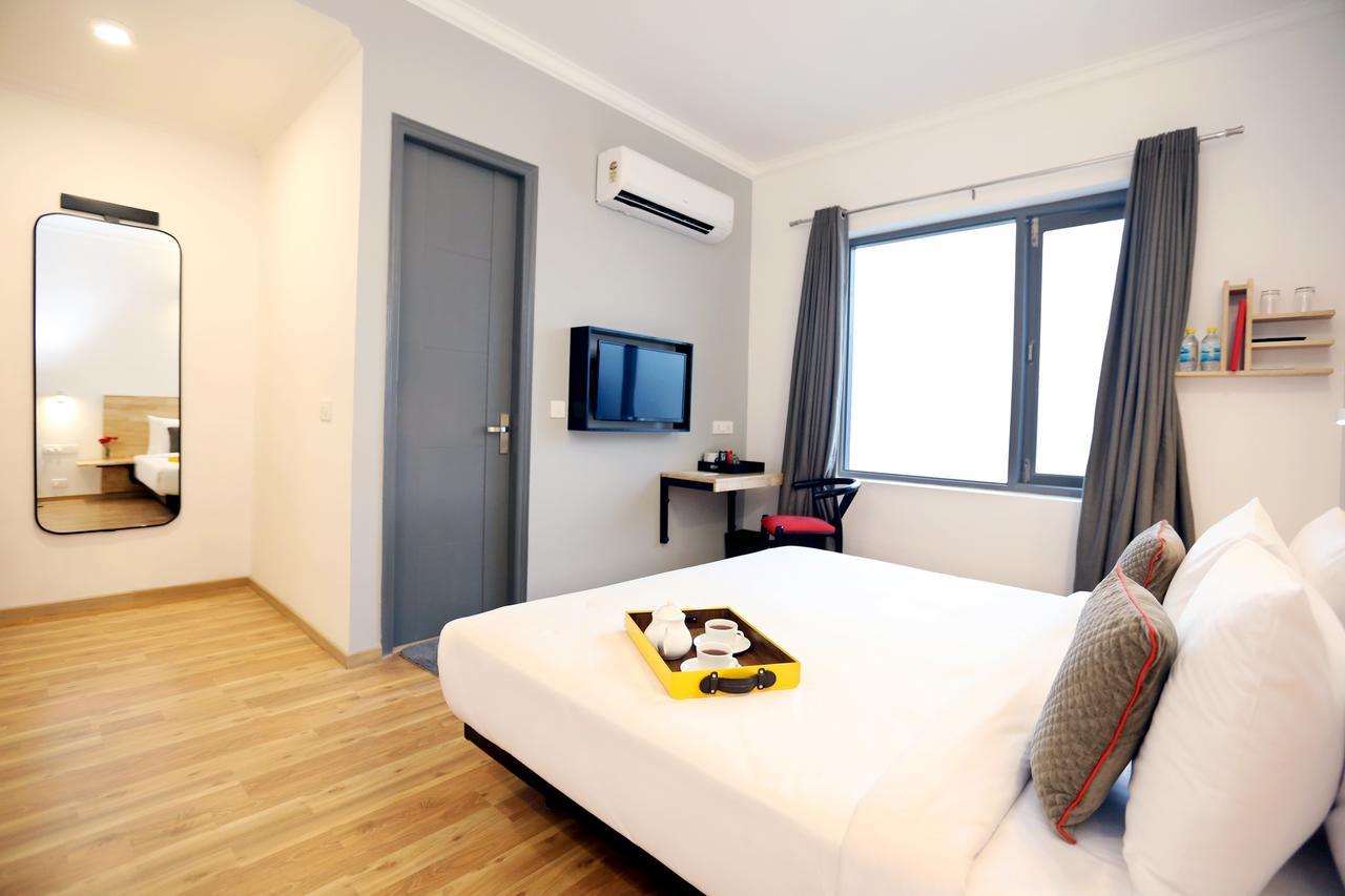 Oyo Townhouse 018 Medanta Hotel คูร์เคาน์ ภายนอก รูปภาพ