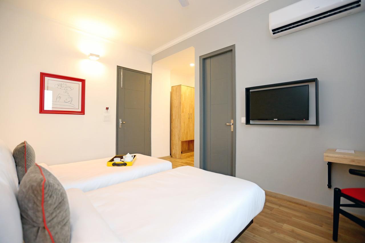 Oyo Townhouse 018 Medanta Hotel คูร์เคาน์ ภายนอก รูปภาพ