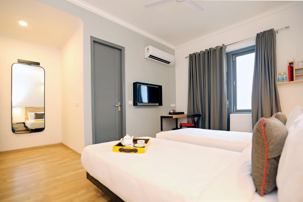 Oyo Townhouse 018 Medanta Hotel คูร์เคาน์ ภายนอก รูปภาพ