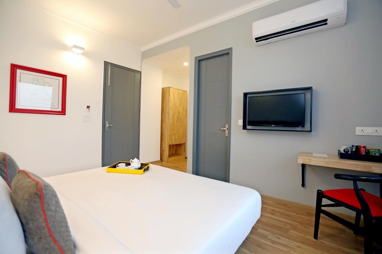 Oyo Townhouse 018 Medanta Hotel คูร์เคาน์ ภายนอก รูปภาพ