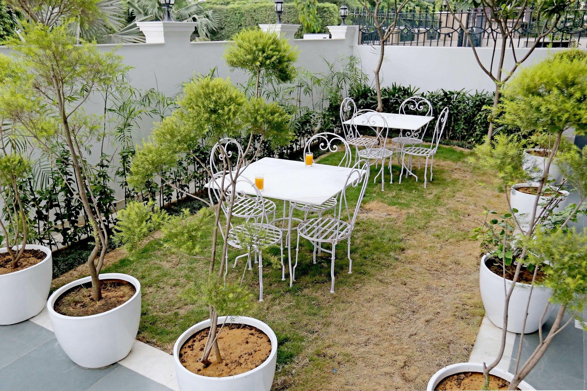 Oyo Townhouse 018 Medanta Hotel คูร์เคาน์ ภายนอก รูปภาพ